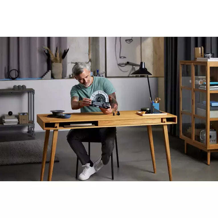 LEGO: Emperor's Throne Room™ Diorama