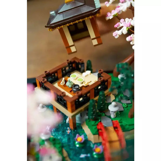 LEGO: Tranquil Garden