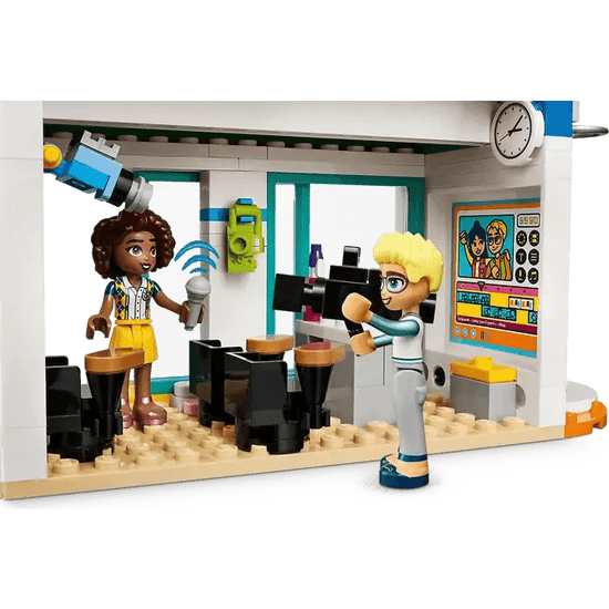 LEGO: Heartlake International School