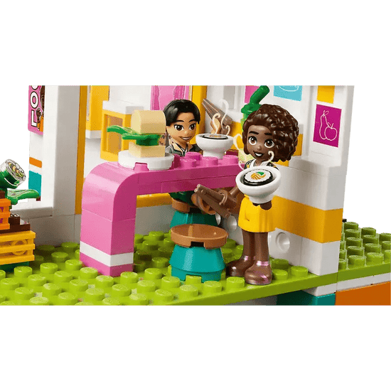 LEGO: Heartlake International School