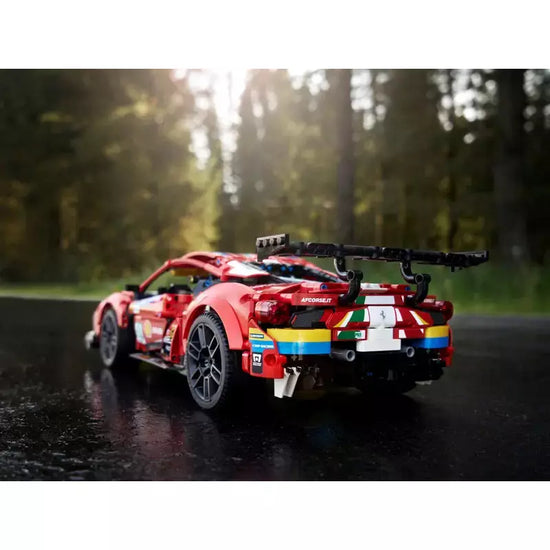 LEGO: Ferrari 488 GTE “AF Corse #51”