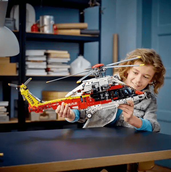 LEGO: Airbus H175 Rescue Helicopter