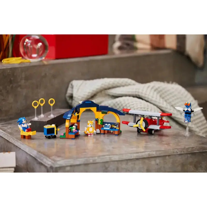 LEGO: Tails' Workshop and Tornado Plane